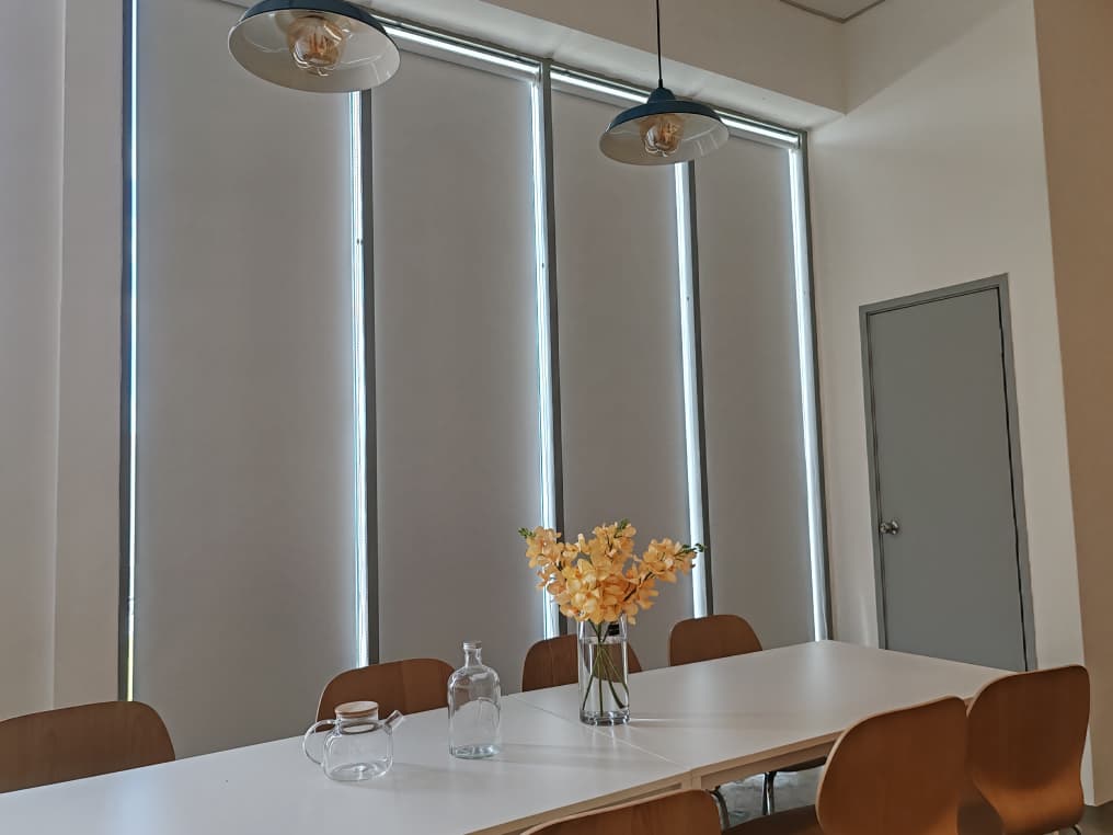 BLACKOUT 100 ROLLER BLINDS